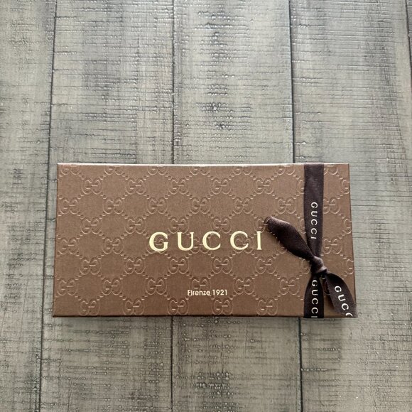 Gucci Brown Gift Box With Brown Gold Ribbon for Gucci Scarf - Picture 2 of 3